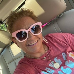 Meet your Posher, Teri